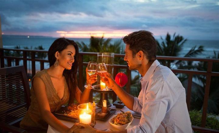 “From Table Manners to Love Letters: Tips for Your Dinner Date”